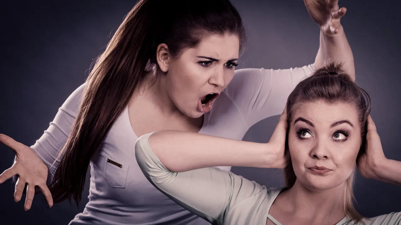 Este fabulos motivul pentru care două femei din Tulcea s-au certat și au ajuns să sune la 112!