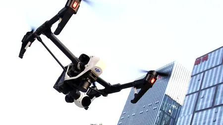 Drone care transportau droguri și telefoane, interceptate de poliția londoneză