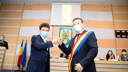 Ciprian Ciucu și-a preluat mandatul: „De luni până joi voi fi în primărie, iar vineri pe teren” / Edilul sectorului 6, însoțit de Nicușor Dan / FOTO