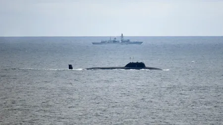 O nouă provocare a Moscovei. Două submarine rusești au fost reperate de navele britanice în largul coastei norvegiene