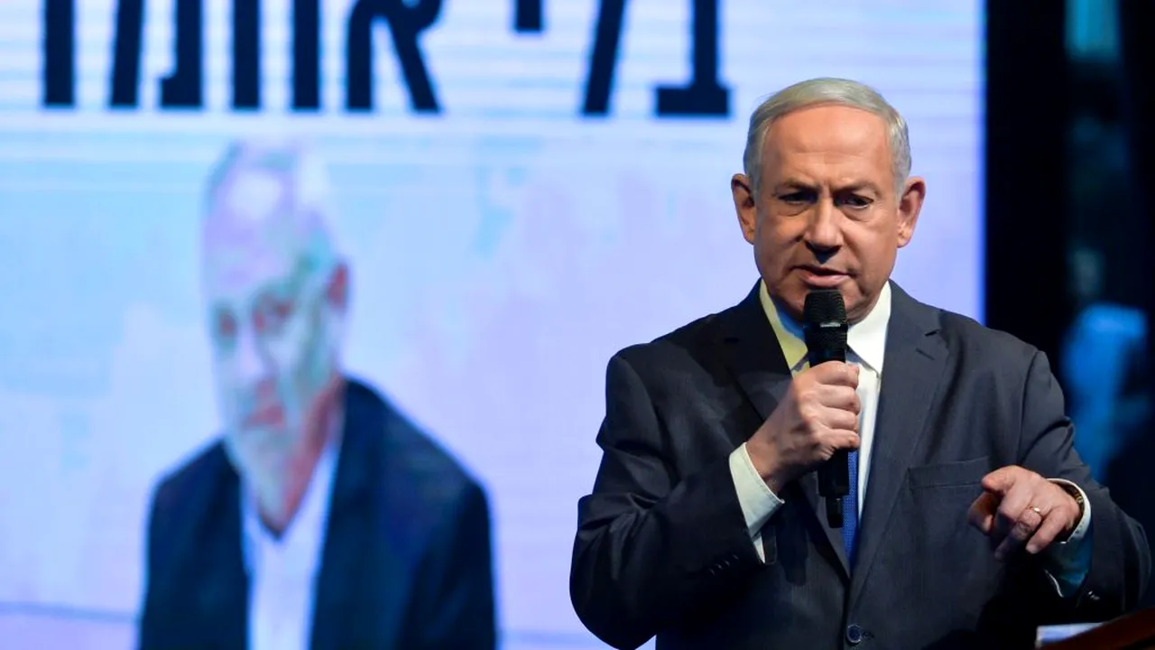 PRIM-MINISTRUL israelian, Benjamin Netanyahu și fostul său rival, Benny Gantz, au semnat luni un acord pentru a forma un „guvern național de urgență”