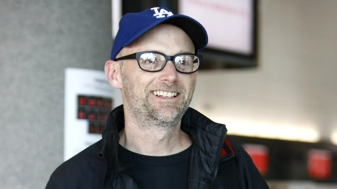 Moby a renunțat la alcool după ce hoții i-au furat pălăria care i-a fost oferită de David Bowie