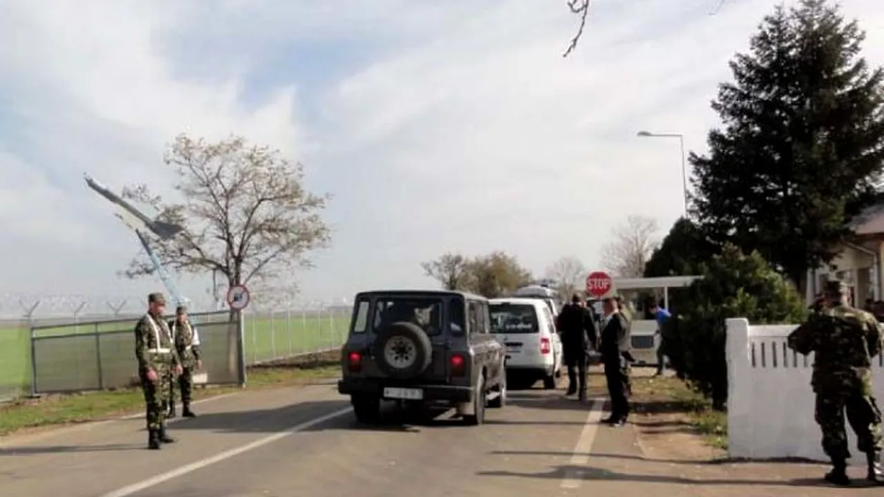 Șapte militari americani de la Baza Deveselu, încătușați de polițiștii români, după ce au făcut scandal într-un club și au plecat fără să plătească și consumația