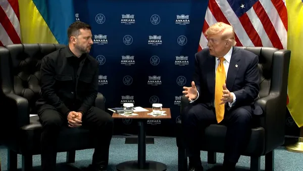 Donald Trump îi compară pe Putin și Zelenski cu doi copii care se ceartă în parc: „Uneori trebuie să-i lași să se certe”