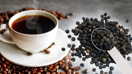 De ce să adaugi piper negru în cafea. Ce efect are această combinație asupra organismului, de fapt