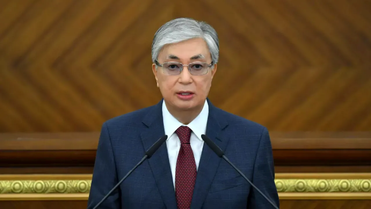 Președintele Kazahstanului a ordonat trupelor de securitate să tragă fără avertisment: ”Avem de-a face cu bandiți înarmați și bine pregătiți”