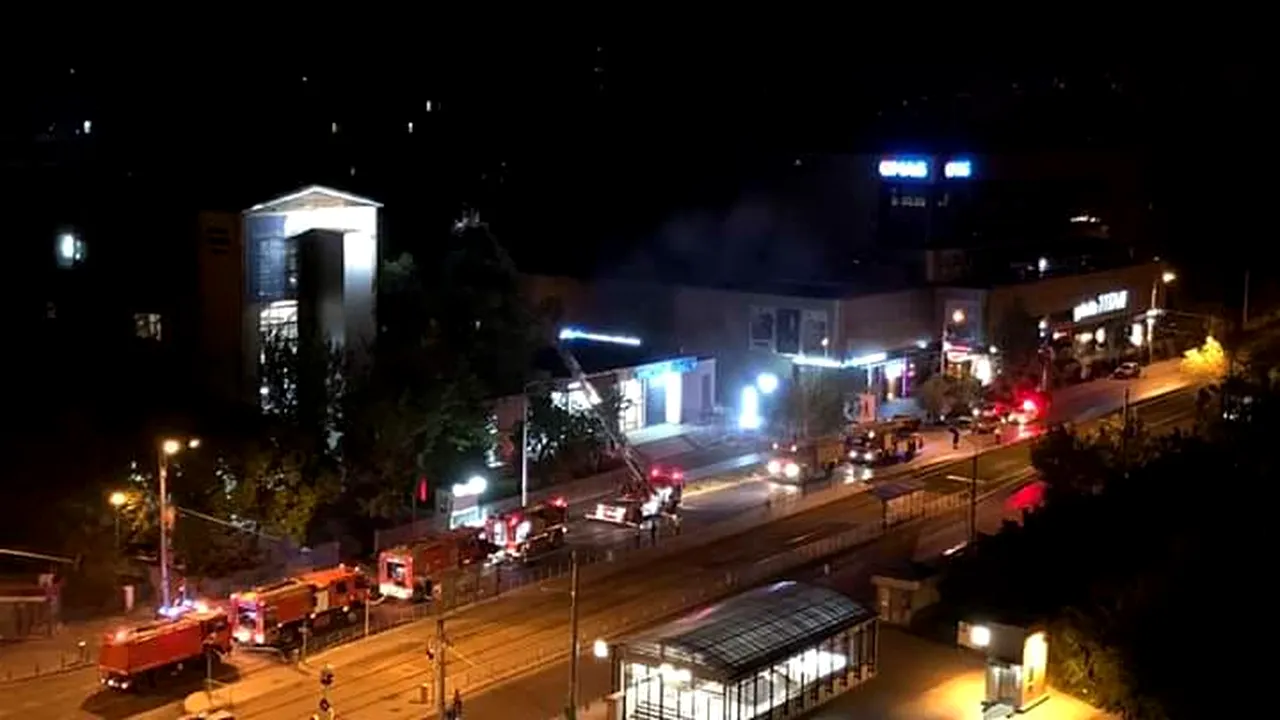 Incendiu la spitalul Medlife-Titan vineri noapte: A fost afectată fațada clădirii