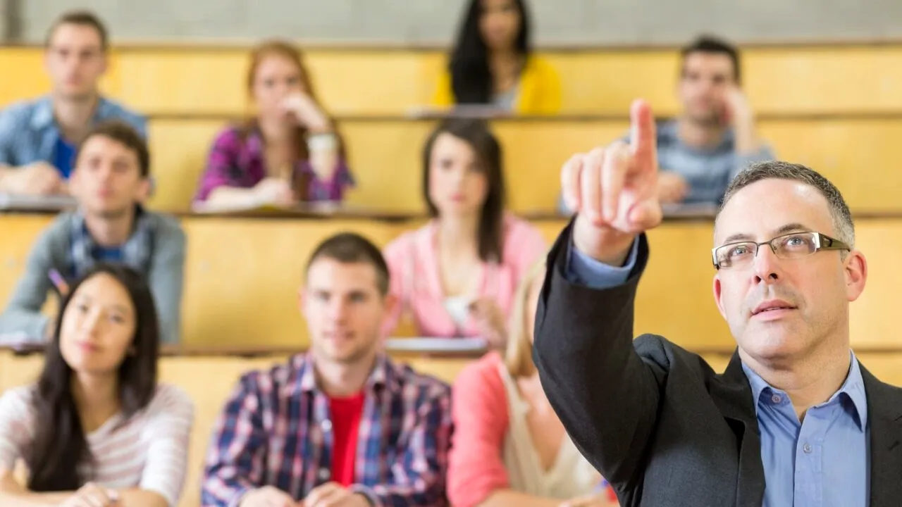 CALENDARUL anului universitar 2025-2026. Când încep cursurile și care sunt datele vacanțelor la principalele universități din România