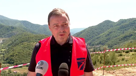 Tronsonul de autostradă Curtea de ARGEȘ-Tigveni, realizat aproape de 50%/ Cristian PISTOL: A montat până acum 36 din cele 96 de grinzi ale viaductului