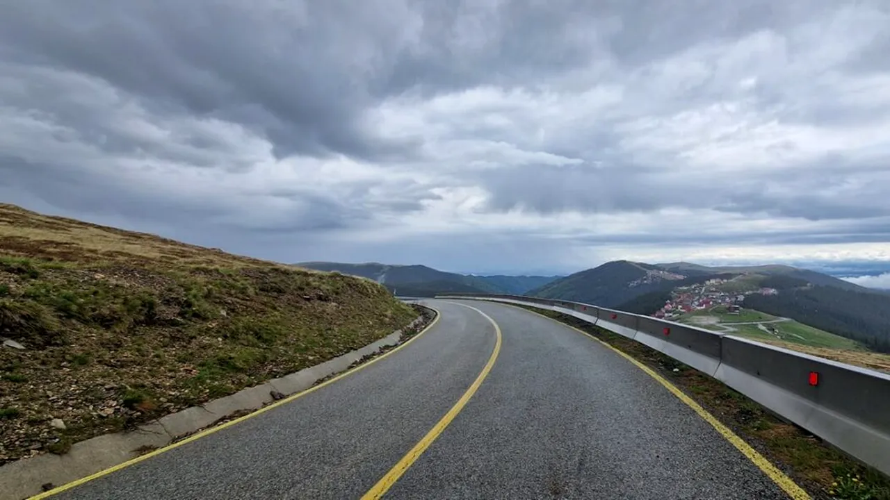 Când se redeschide Transalpina, unul dintre cele mai spectaculoase drumuri din România