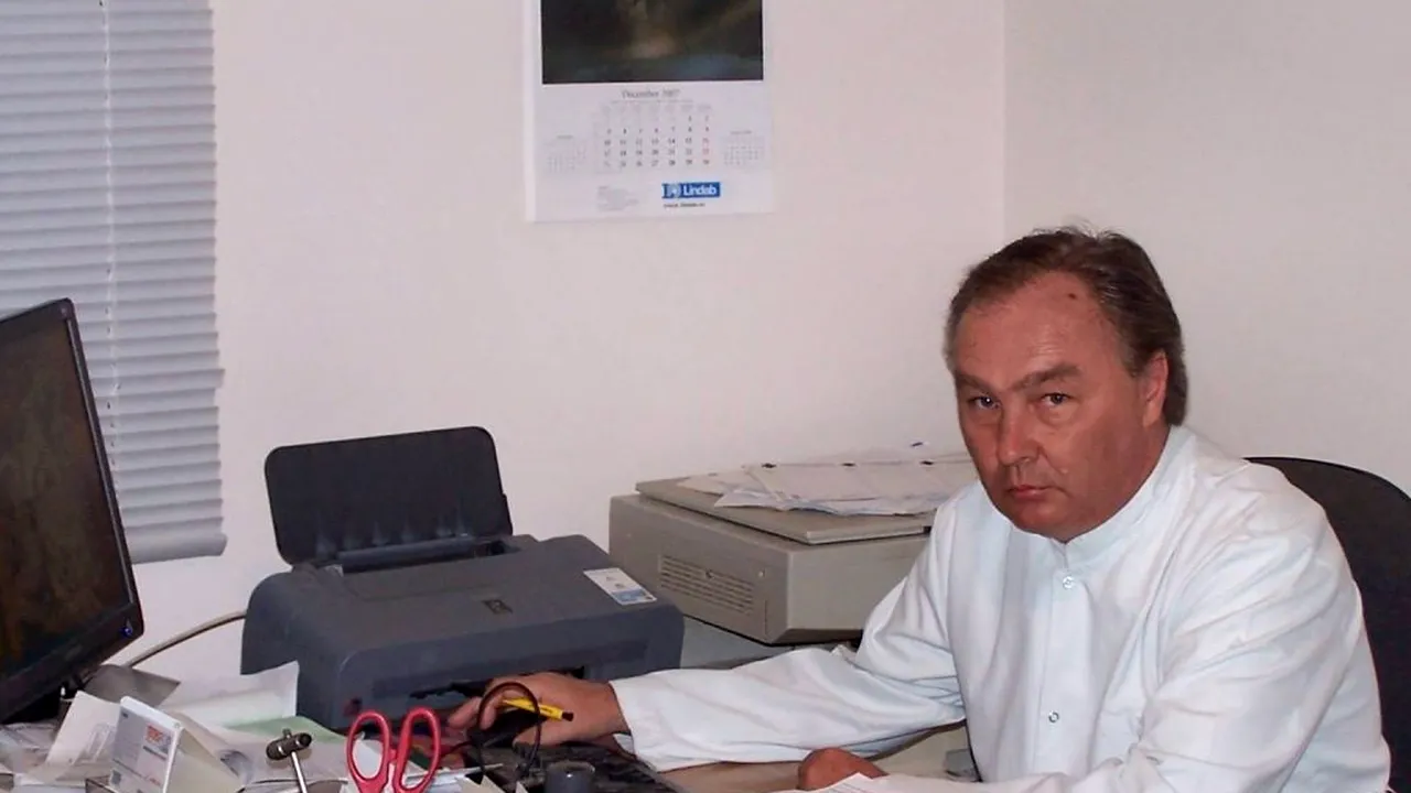 Cum se apără medicul care și-a amenințat pacienții cu excluderea de pe listele sale dacă nu se vaccinează: „Mi-au spus că li se implantează cipuri”