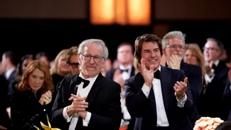Tom Cruise are un obicei bizar la filmări și Steven Spielberg nu s-a putut abține: „Venea în fiecare dimineață și…”