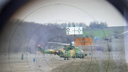 Premieră în România! Un elicopter a tras cu o rachetă de tip Spike asupra unei ţinte navale - IMAGINI FABULOASE