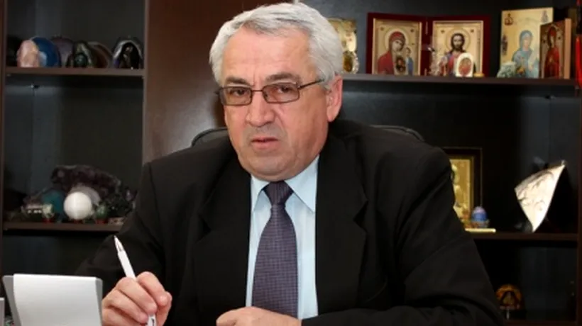 Primarul din Dăbuleni a cumpărat 50 de bănci, însă factura primită l-a lăsat fără cuvinte: „Când am deschis plicul, mi s-a făcut rău