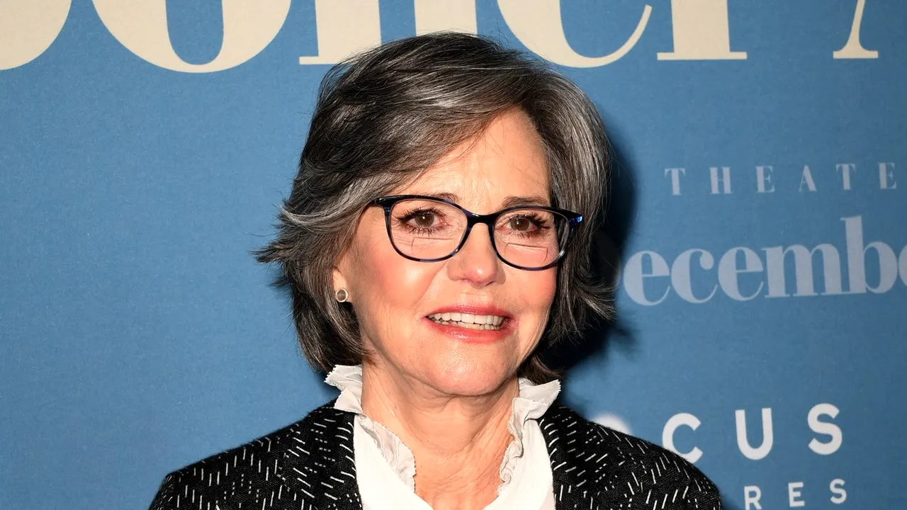 Sally Field dezvăluie care a fost pentru ea cel mai nereușit sărut pe ecran și cine i-a fost partener