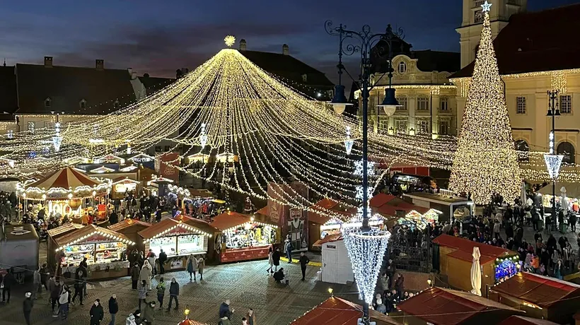 Cât costă o noapte de cazare ca să vezi Târgul de Crăciun din Sibiu de la fereastra camerei tale