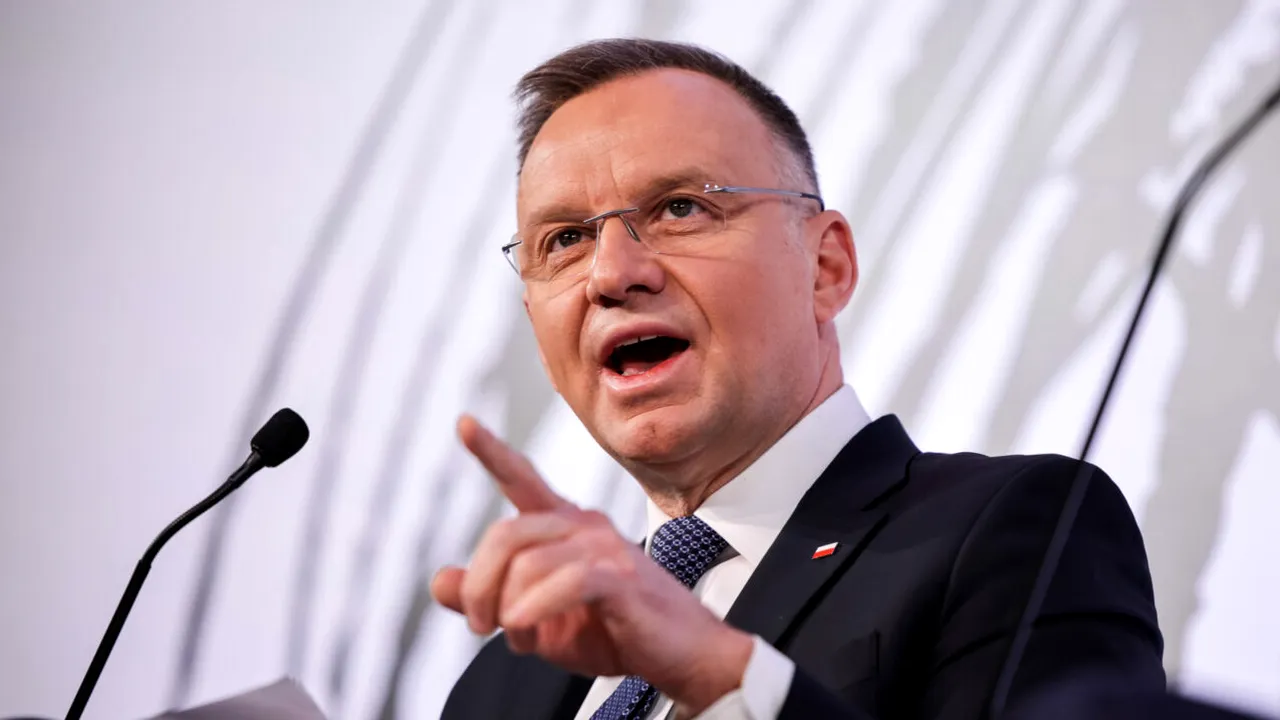Polonia transmite că este pregătită să găzduiască arme NUCLEARE ale NATO / Andrzej Duda: Suntem GATA să facem acest lucru