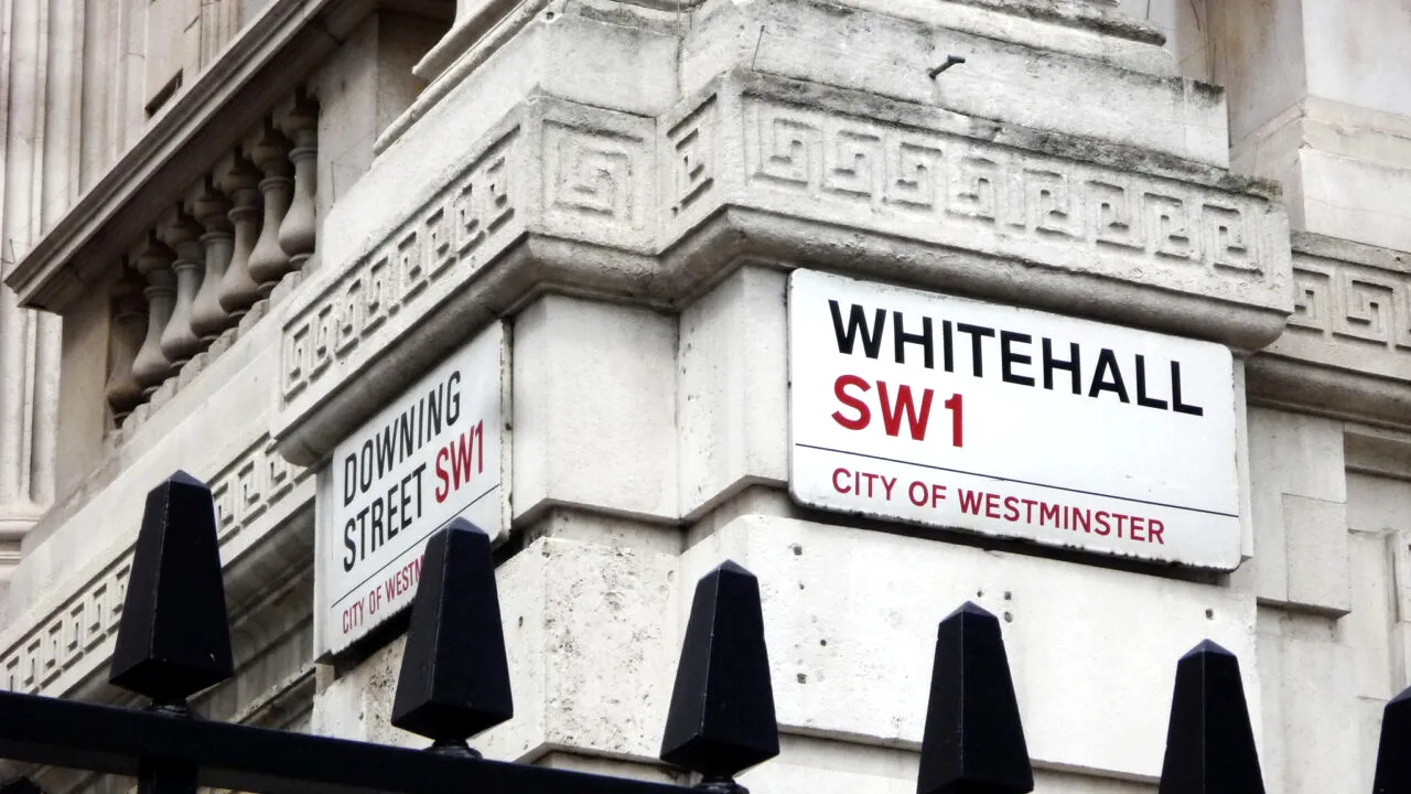 Alertă de securitate la Londra, în apropierea Guvernului! Pachet suspect în Downing Street