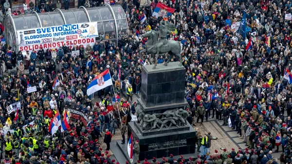 Parchetul General al Serbiei a stabilit că nu a fost folosit un „tun sonic” în timpul protestelor din Belgrad împotriva regimului Vucic. Procurorii susțin că înregistrările care surprind un „răget” au fost falsificate