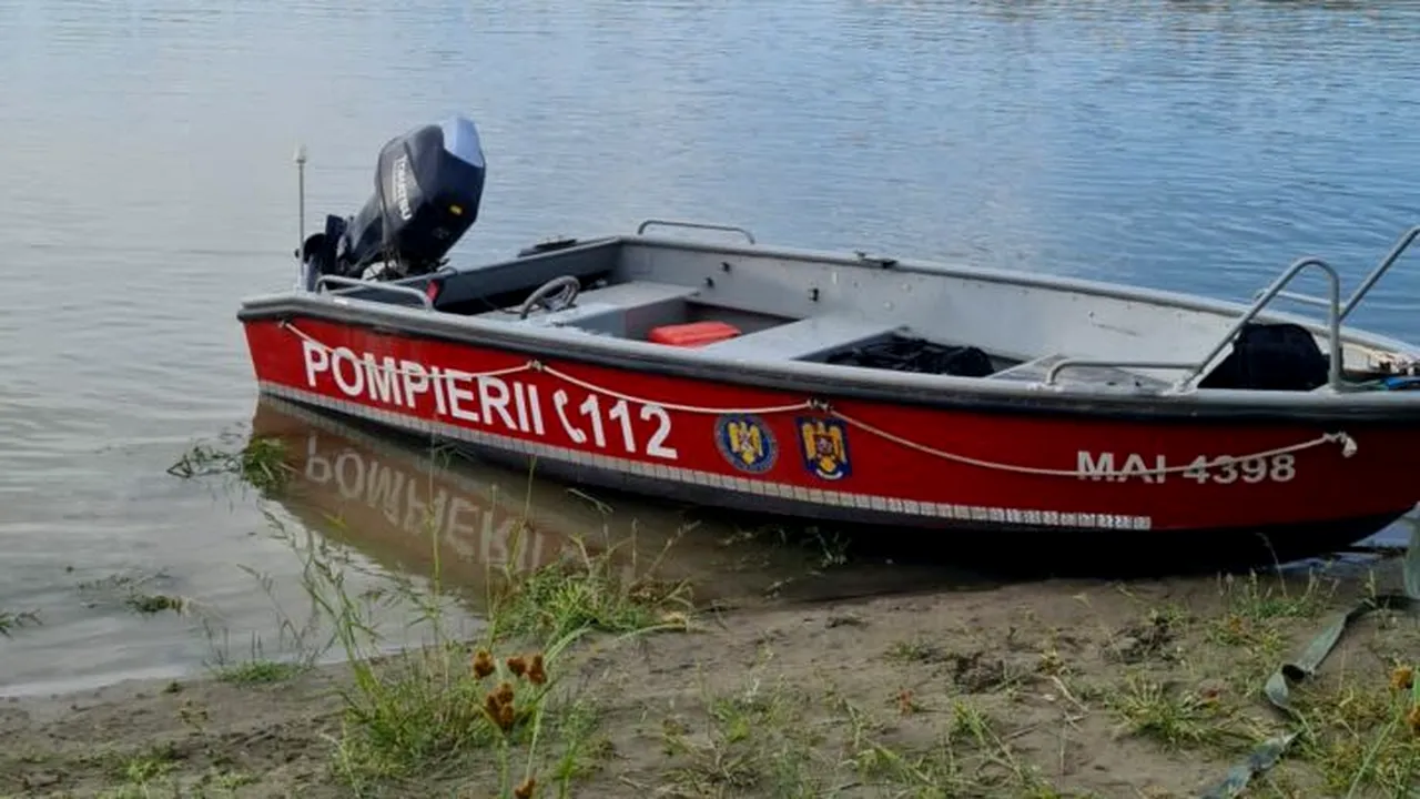Cinci oameni au fost RĂNIȚI în urma unui accident pe Dunăre. O ambarcațiune s-a lovit de o barjă