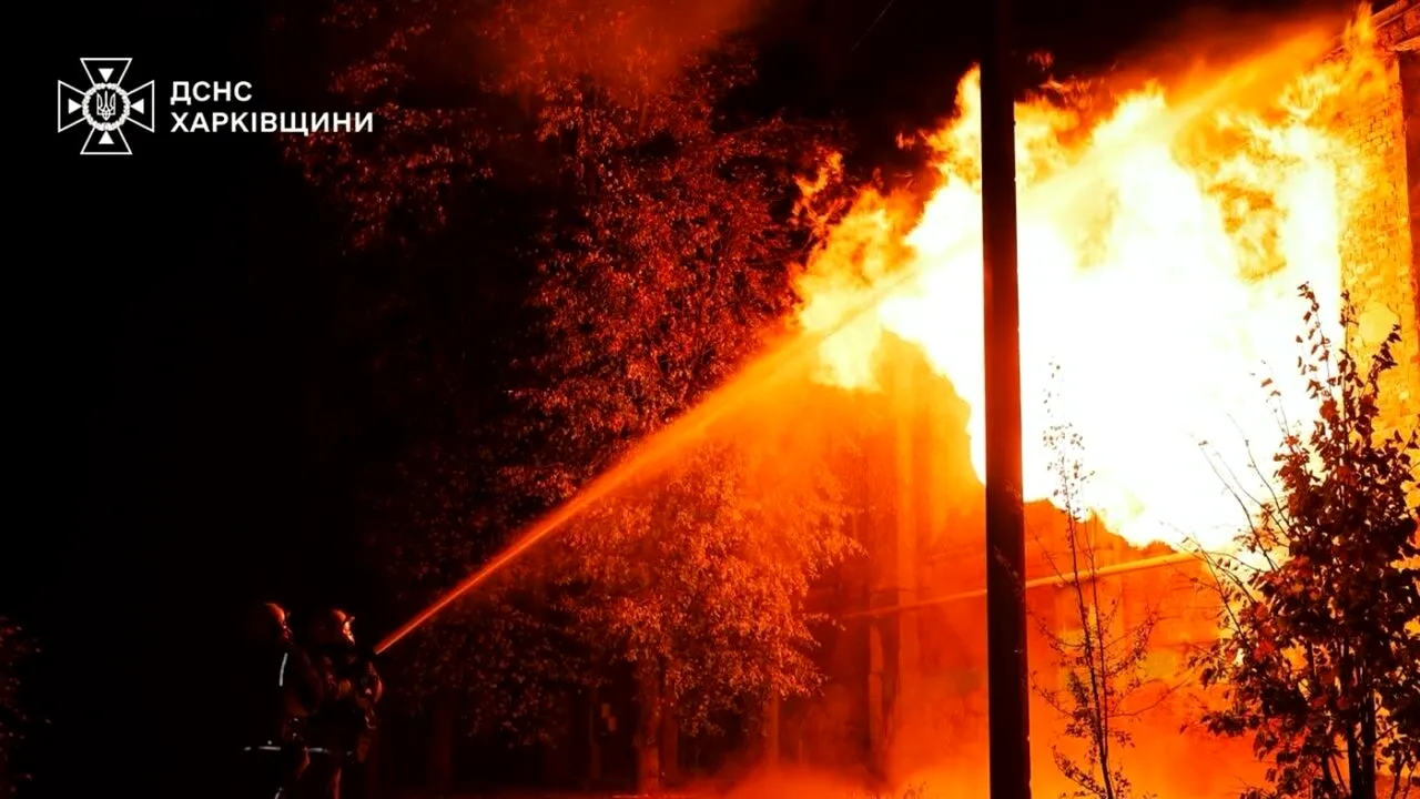 Șapte persoane au fost rănite și 50 de pacienți evacuați după ce Rusia a atacat principalul SPITAL din Harkiv