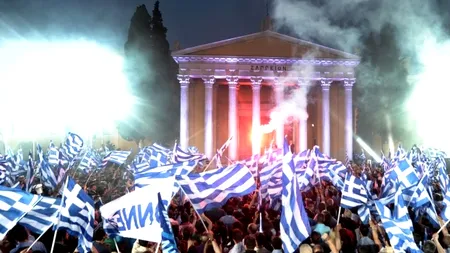 Neîncrederea în bănci atinge cote maxime la Atena. Grecii au retras depozite de 800 de milioane de euro într-o singură zi