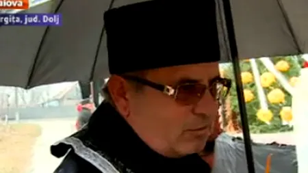 Un preot din Dolj a refuzat să înmormânteze un bătrân, până nu a primit bani: ce sumă A PRETINS. „Păi ce, nu e normal?