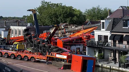 Cel puțin 20 de răniți în Olanda, după ce două macarale s-au prăbușit pe clădiri rezidențiale