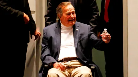 George H. W. Bush respiră normal, dar va rămâne o a șaptea noapte în spital