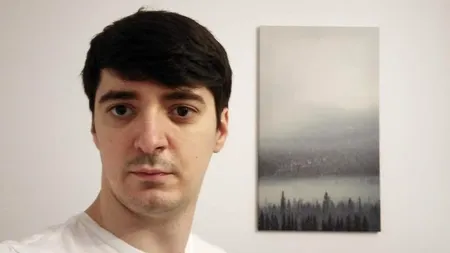 O fotografie cu un profesor îmbrăcat în haine de damă face vâlvă pe internet! Reacția Universității București