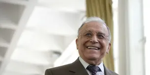 Ion Iliescu a împlinit 94 de ani. Cu ce se ocupă fostul președinte al României la această vârstă