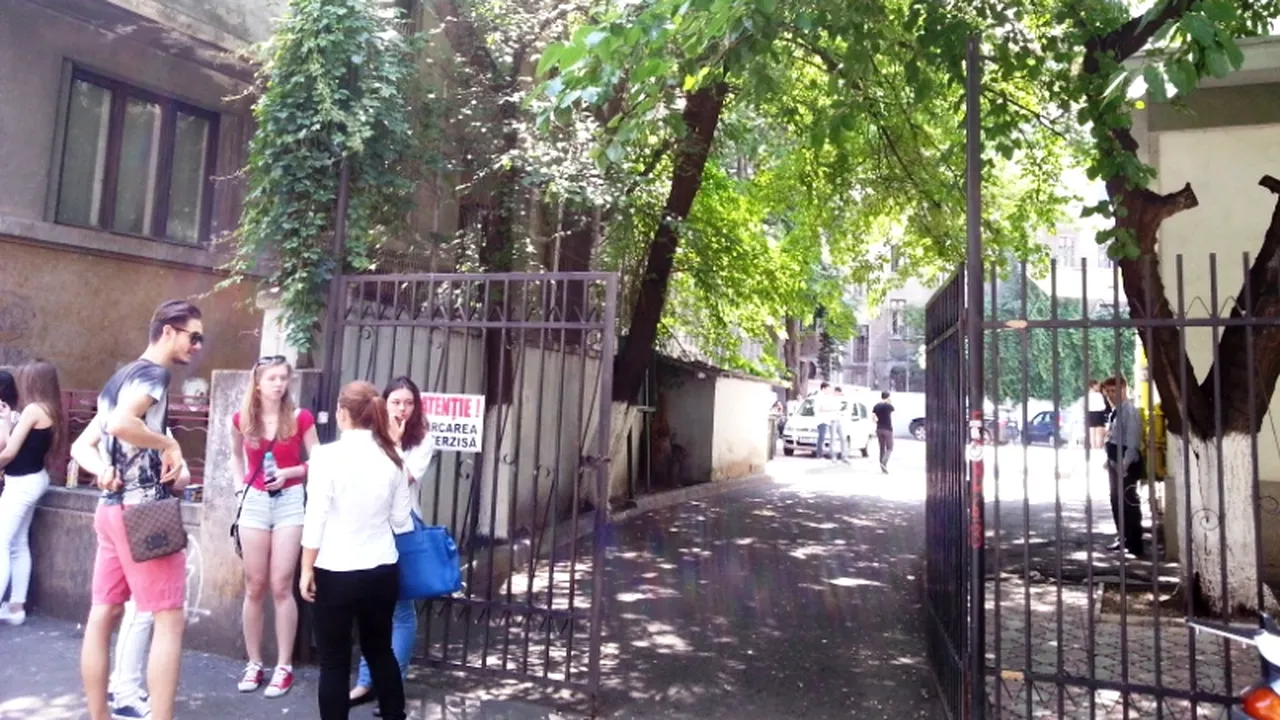 Bacalaureat 2014. Subiecte și Barem Română, pe Edu.ro. Aproape 144.000 de elevi au susținut luni prima probă scrisă