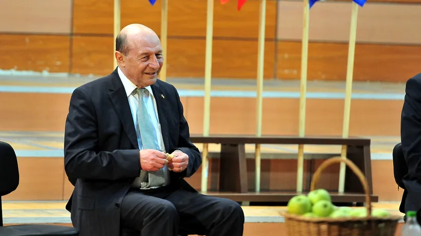 Traian Băsescu dezvăluie cui îi va oferi votul în turul doi: Garantez că va avea votul meu / Iohannis a făcut o greșeală
