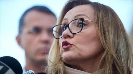 Elena Lasconi spune că e singura care poate reprezenta legal partidul: „Statutul meu este de PREȘEDINTE al USR”