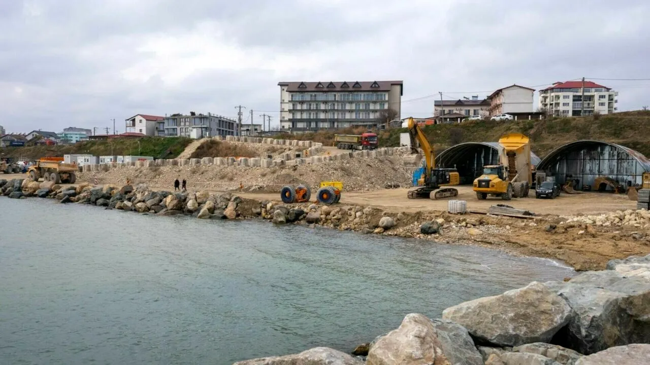 Plaja de la Costinești se va MĂRI de 10 ori. Ministrul Mediului, Mircea Fechet: „Acolo vor fi 26 de hectare de plajă nouă”