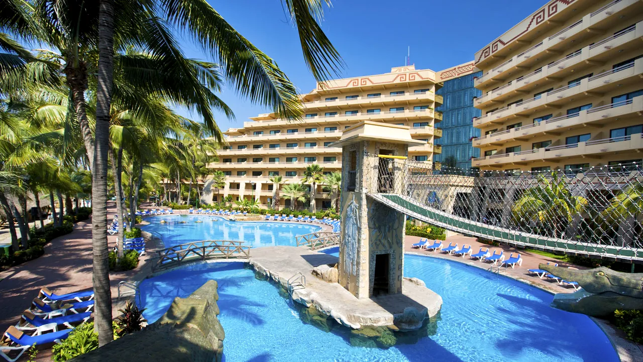 Unul dintre cei mai mari furnizori de vacanțe vine în România. Cum poți să ajungi în cele mai exotice locuri din lume