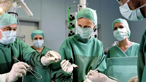 O echipă de medici a implementat cu succes primul penis BIONIC din lume. Cum funcționează