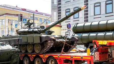 Transport cu blindate rusești destinate Serbiei, blocat de români pe Dunăre. Anunțul MAE / Rusia denunță „minciunile