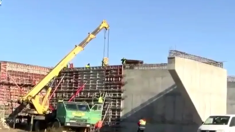 FOTO & VIDEO | Cum arată șantierul tronsonului 1 din Drumul Expres Craiova – Pitești. Ministrul Transporturilor a anunțat când se va circula pe acest lot