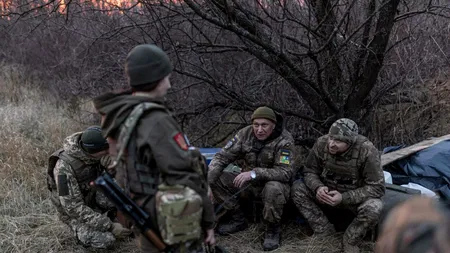 Administrația Biden îndeamnă Ucraina să COBOARE vârsta de recrutare la 18 ani