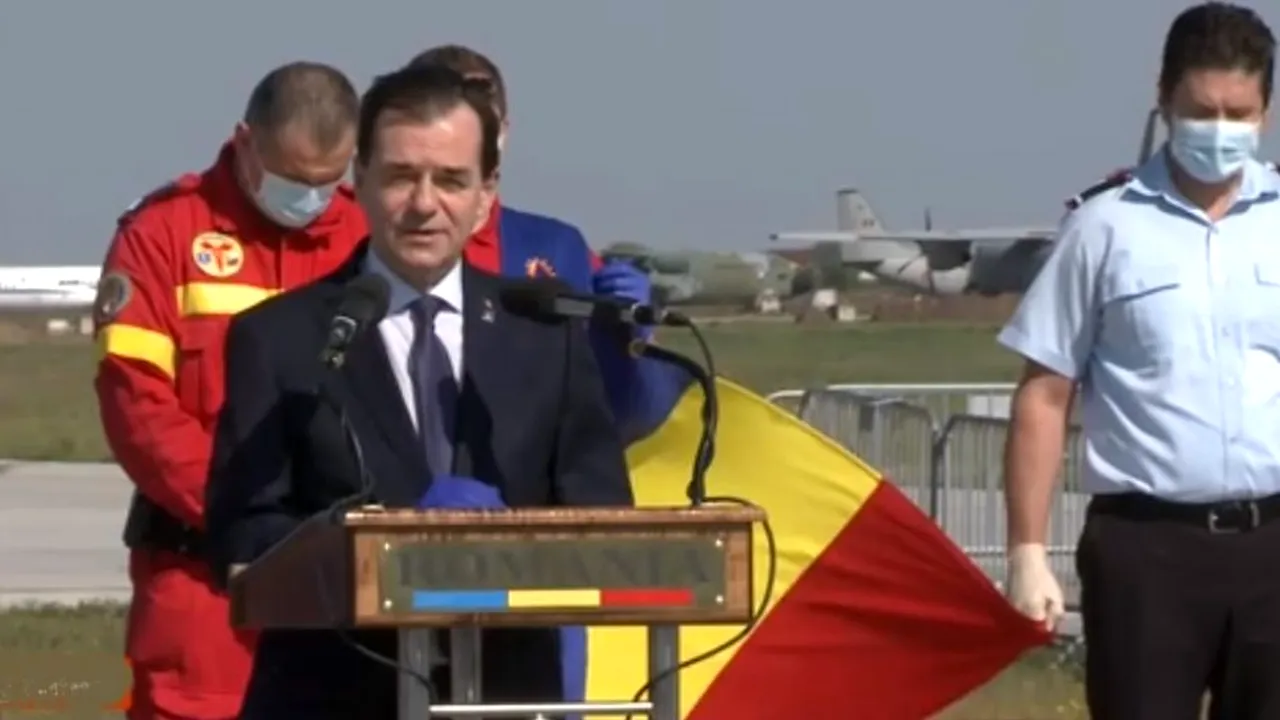 OFICIAL. Premierul Orban i-a așteptat la aeroport pe medicii români întorși din Italia. 
