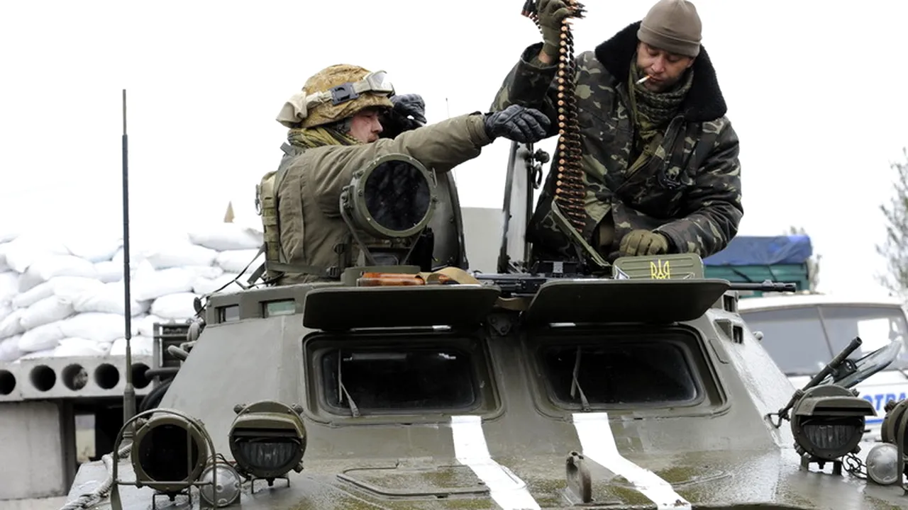 ALEGERI ÎN UCRAINA: Ostilitățile s-ar putea intensifica în estul Ucrainei. Un convoi de tancuri se îndreaptă spre aeroportul din Donețk