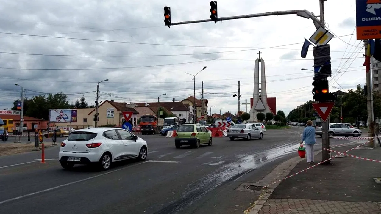 Cod Rutier 2025 | AMENDĂ de 810 lei pentru toți șoferii români care fac acest gest aparent banal, la semafor