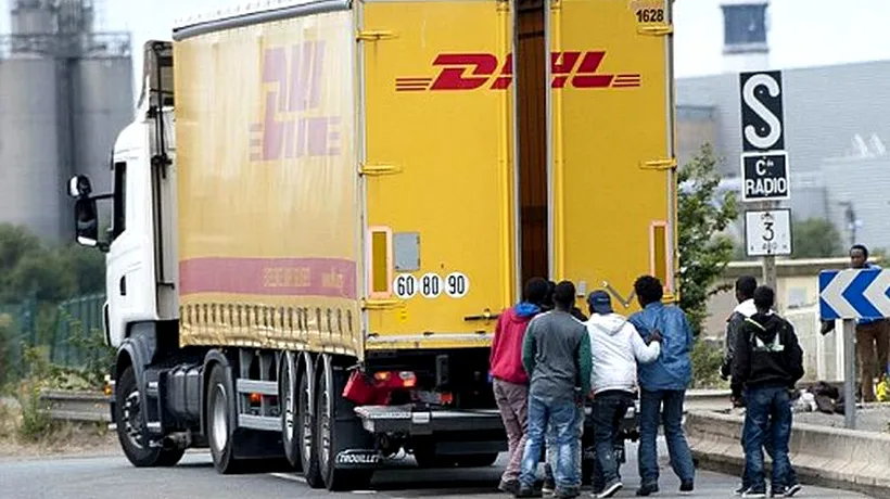 Ce pedeapsă a primit un italian care a fost prins în timp ce transporta zeci de imigranți înr-un camion, la frontiera franco-italiană
