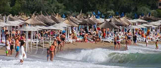 OFERTELE all inclusive, tot mai atrăgătoare pe litoralul românesc. Pe lângă mâncare și băutură la discreție, resorturile oferă și multe distracții