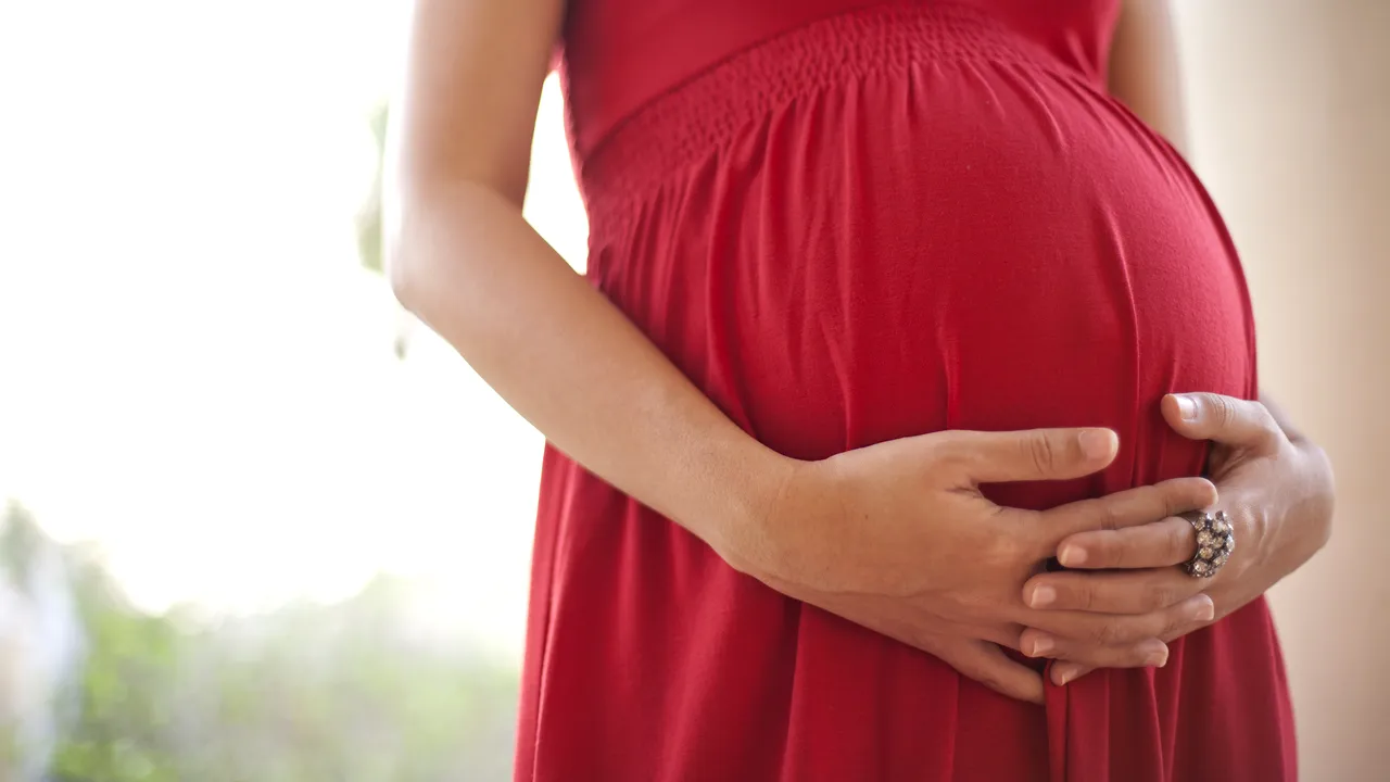 O mamă perfect sănătoasă a născut un copil de nota 10. Câteva zile mai târziu, aceasta zăcea pe patul de spital în comă indusă