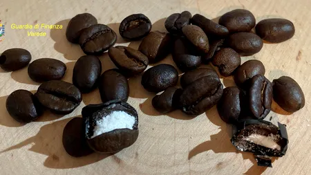 Poliția italiană a depistat un transport de cocaină ascuns în boabe de cafea | VIDEO