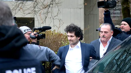 Câte milioane de dolari a plătit fondatorul FTX pentru a ieşi din închisoare. Acum va locui cu părinții