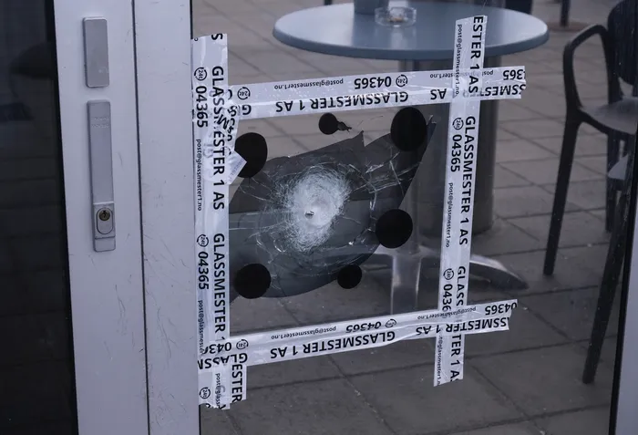 Suspect, ARESTAT &icirc;n urma atacului armat din centrul comercial din Oslo. Individul s-a predat