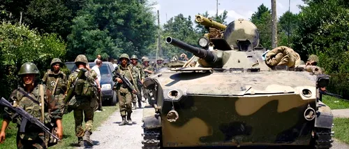 Rusia ironizează NATO postând pe Twitter fotografii cu tancuri de jucărie - FOTO